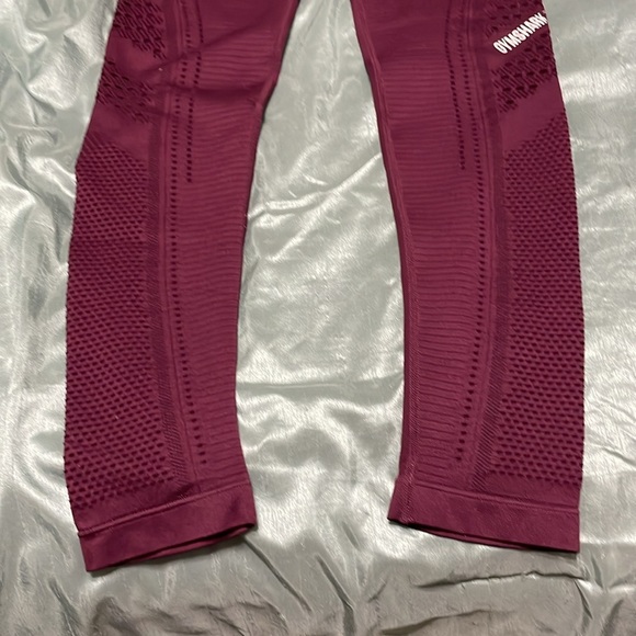 Gymshark Energy Seamless Leggings Athletic Like New Maroon Women's Size Medium - Picture 3 of 8